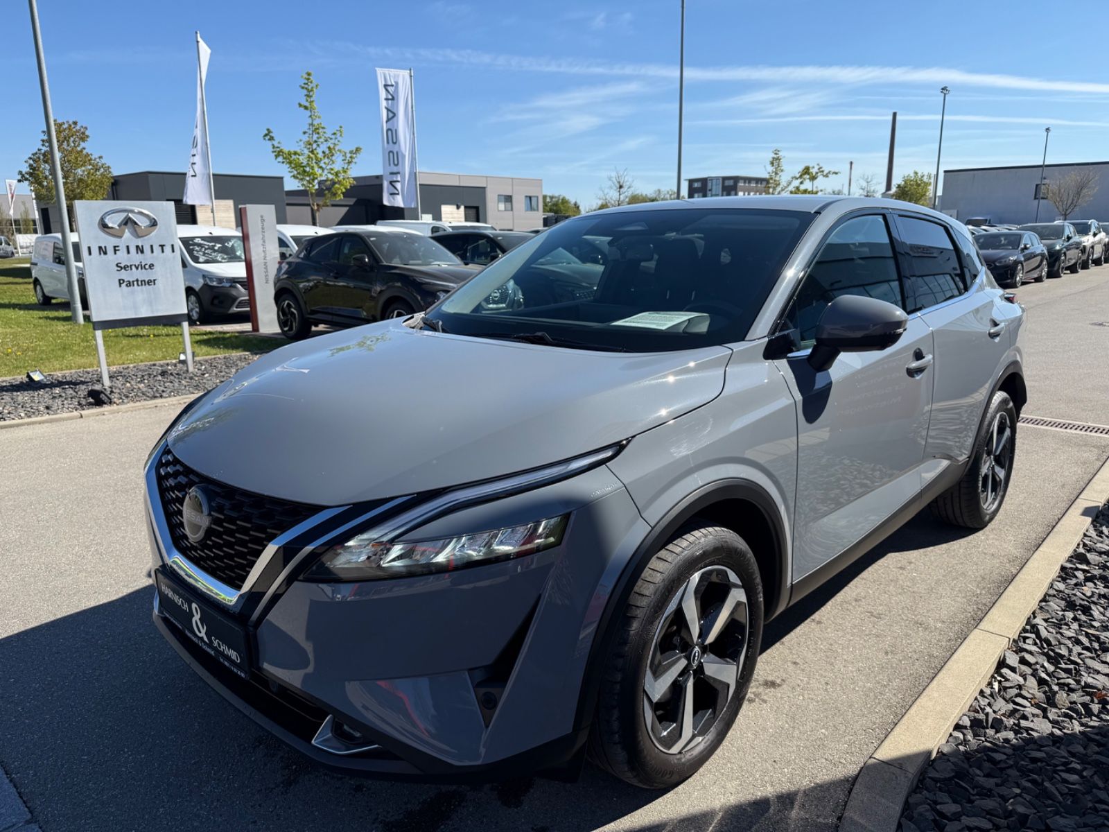 Fahrzeugabbildung Nissan Qashqai N-Connecta 360° Kamera, Navi, Winterpa.