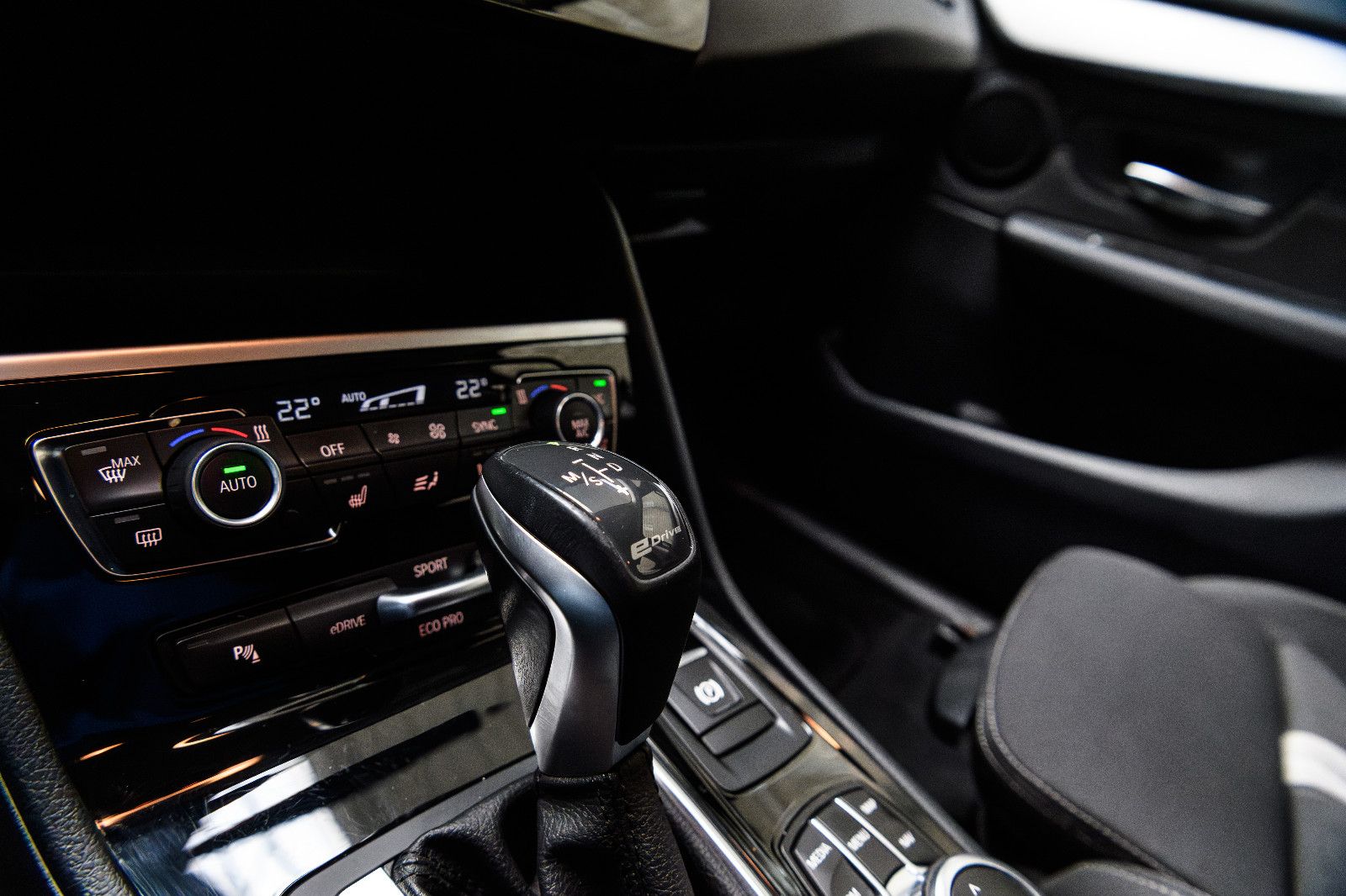 Fahrzeugabbildung BMW 2er Active Tourer 225 xe Advantage Kamera 165kw