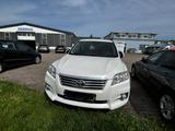 Toyota RAV 4 2,2-l-D-4D 4x4 Life Life - Toyota RAV 4 aus 2011: Allradantrieb