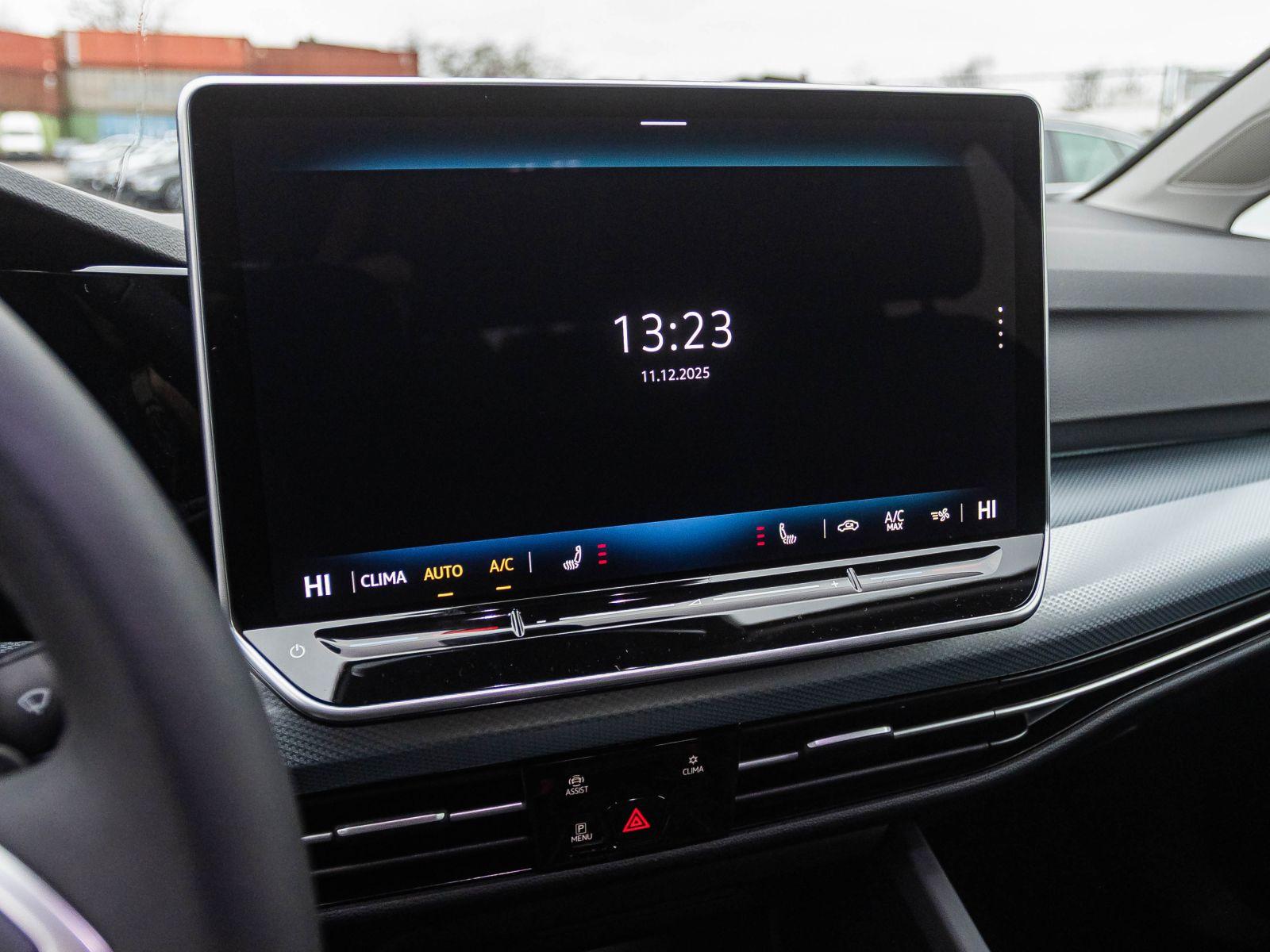 Volkswagen Golf VIII Life 1.5 eTSI DSG Navi LED ACC CarPlay, миниатюра 12