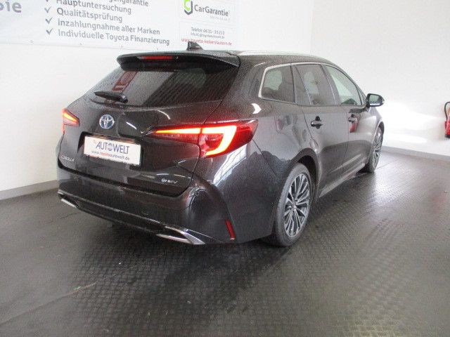 Fahrzeugabbildung Toyota Corolla Touring Sports Hybrid Teamplayer