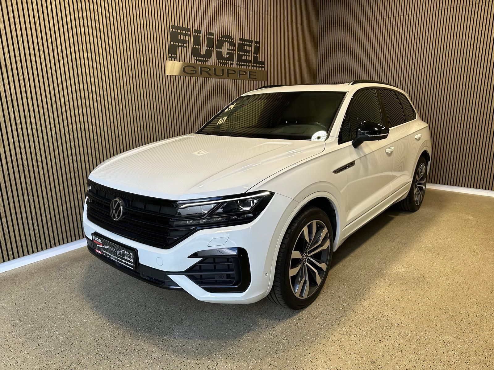 Volkswagen Touareg 3.0 TDI 4M R-LINE AHK Pano 21Z. Luft Dyn foto 2