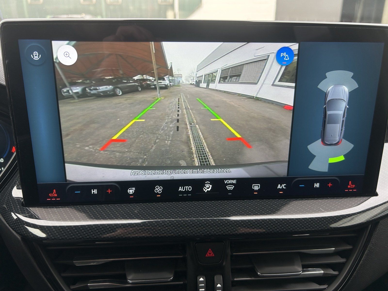 Fahrzeugabbildung Ford Focus 1.0 ST-Line X Aut./LED/ACC/KAMERA/NAVI/SHZ