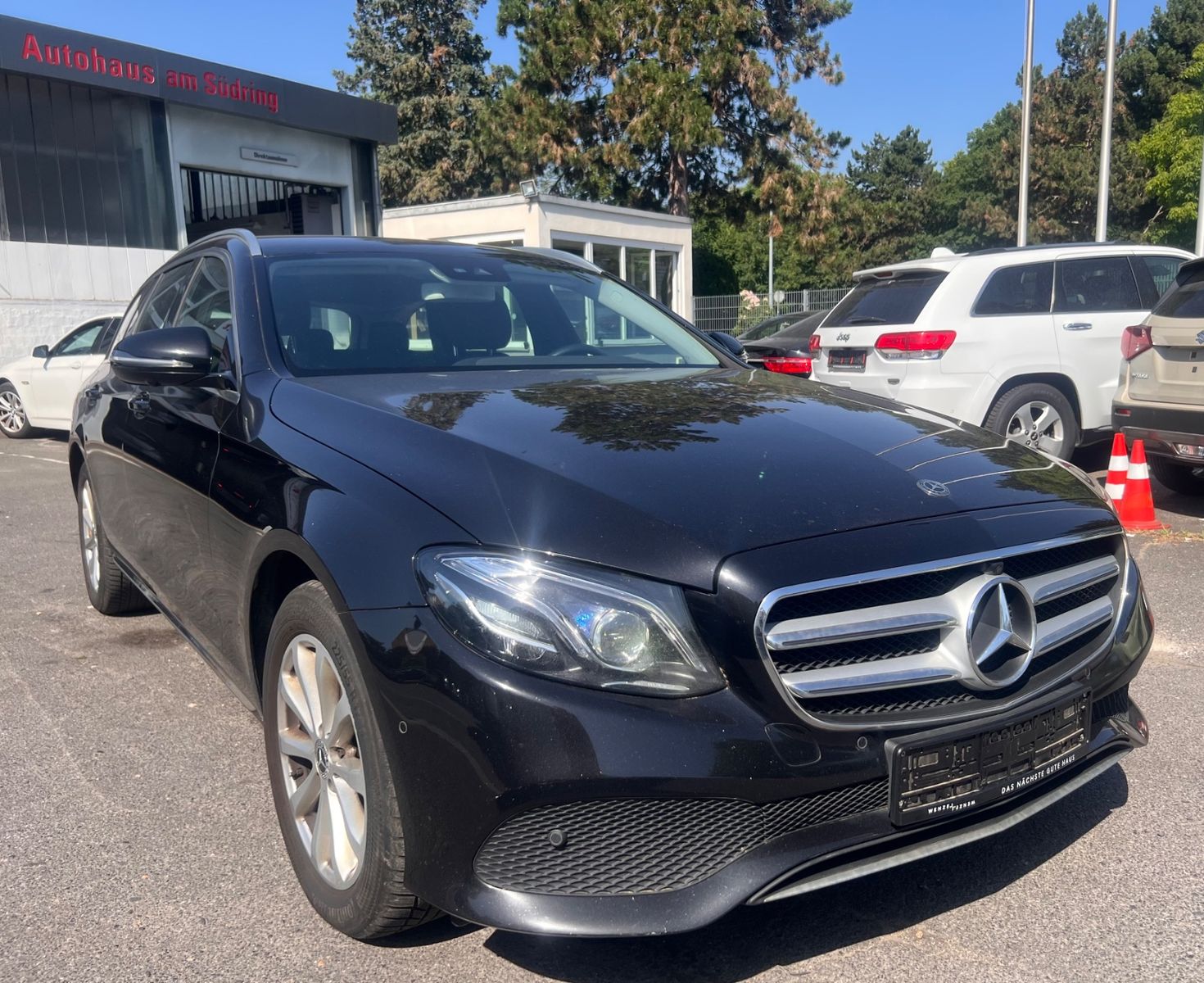 MERCEDES-BENZ E 200 d T Autom.BLACK/NAVI/Leder/8.Fach ALU