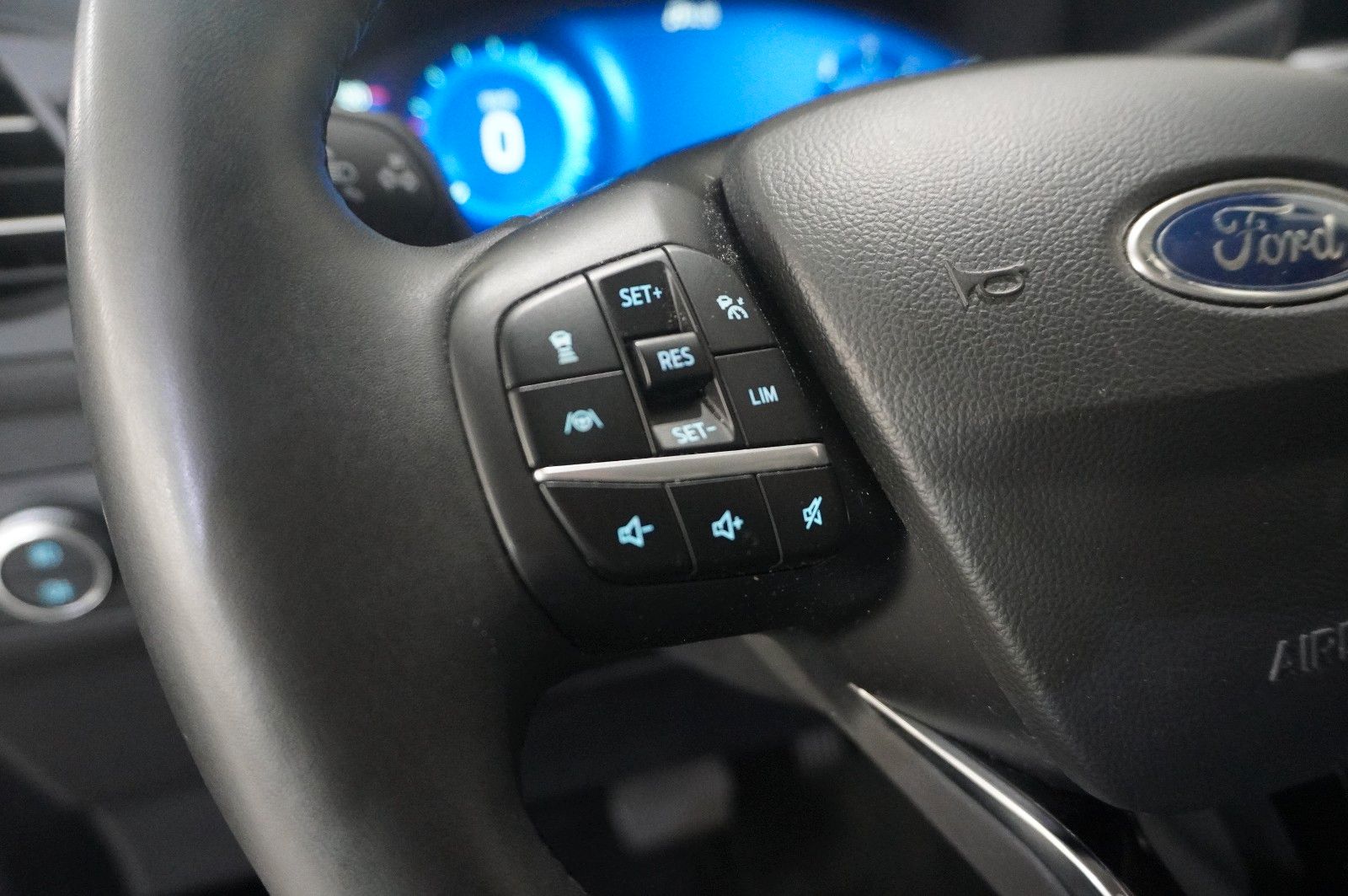 Fahrzeugabbildung Ford Kuga 1.5D TITANIUM X NAVI/LED/KAMERA/HUD/B&O/AHK