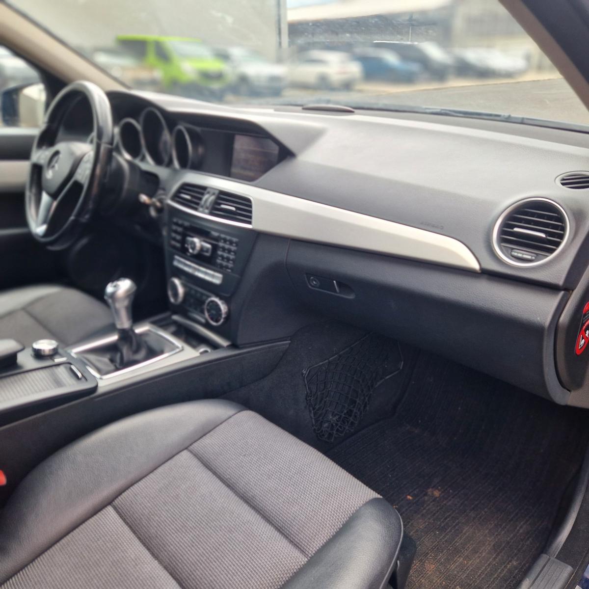 Mercedes-Benz C220 2012 — photo 12