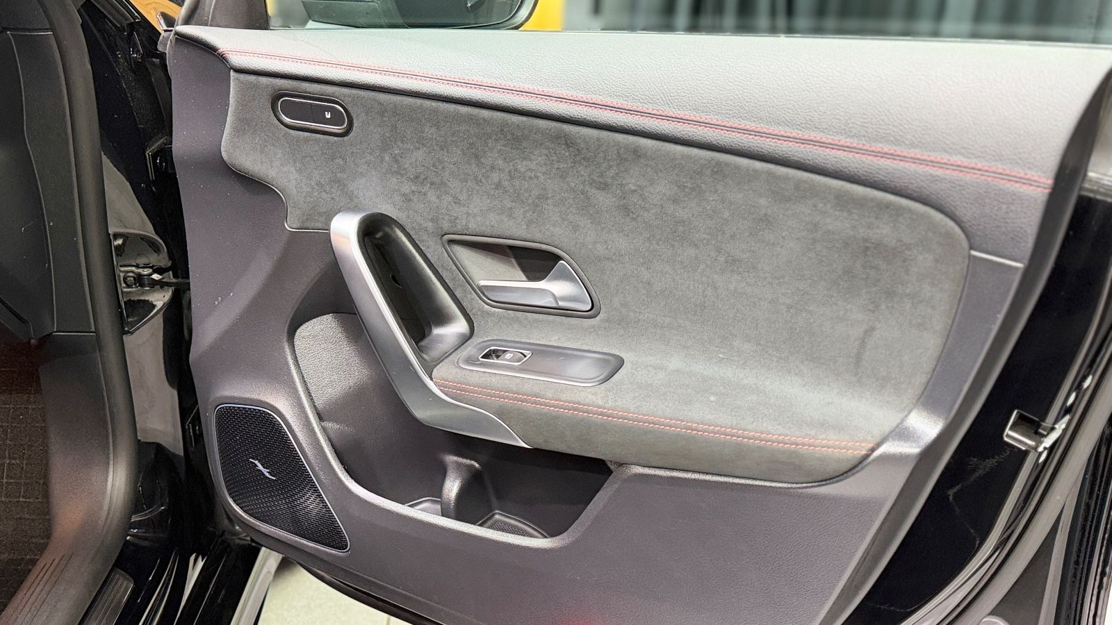 Fahrzeugabbildung Mercedes-Benz CLA 45 AMG Shooting Brake|BURMESTER|HEAD-UP|VOLL