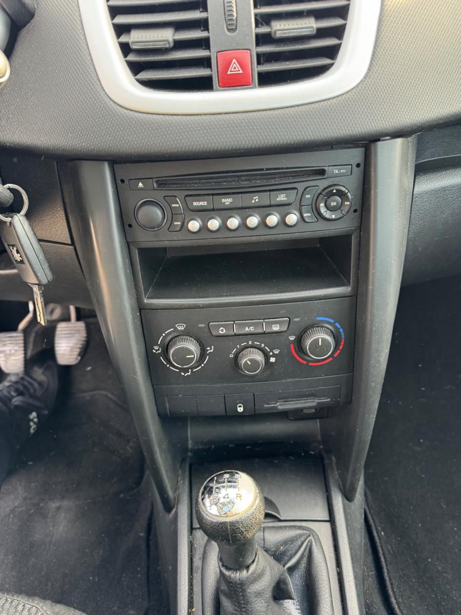 Peugeot 207 2010 — photo 10