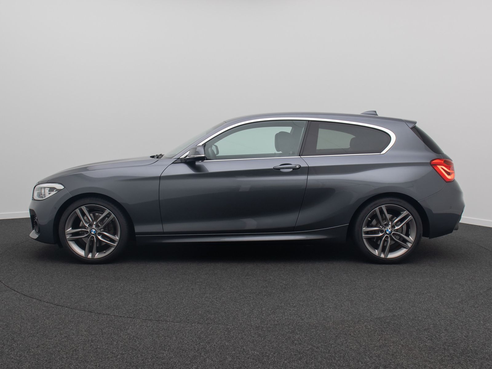 Fahrzeugabbildung BMW 125i M Sport Stop&Go Alarm ParkAss H/K Alcantara