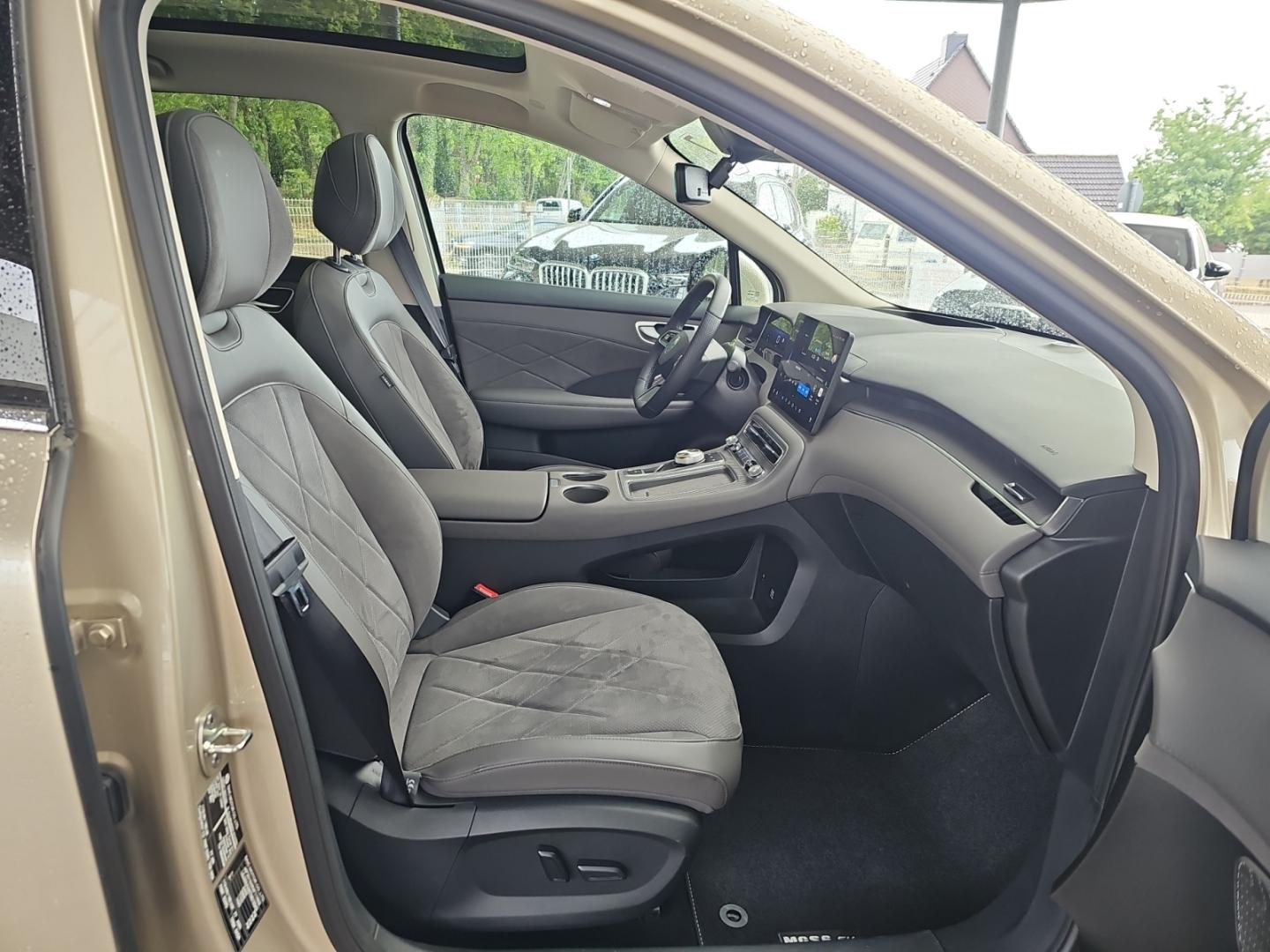 MG S6 EV Lux AWD, Panoramad., Navig., bel. Sitze 36