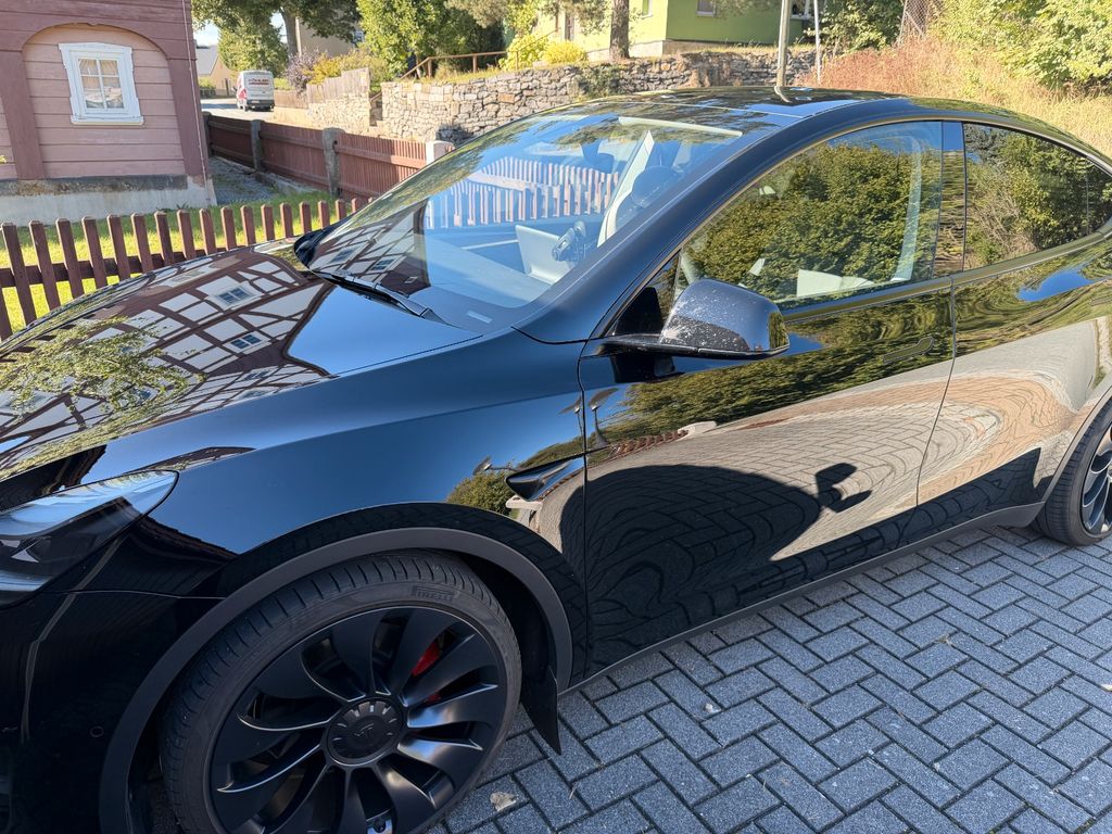 Image of Tesla Model Y