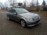 Mercedes-Benz 200 - Mercedes-Benz 200 mit Benzin-Antrieb: Kombi