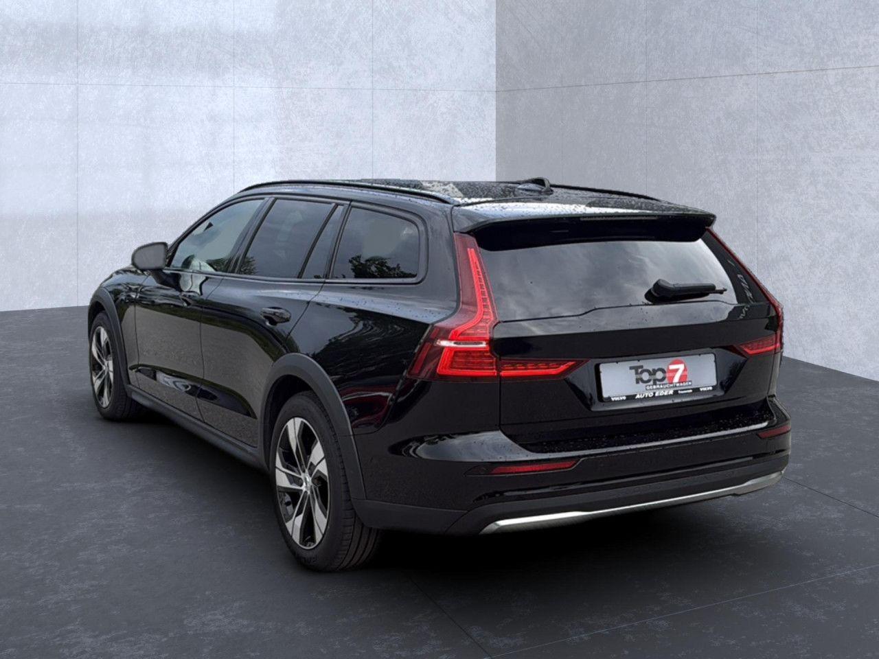 Volvo V60 CC Plus AWD Bluetooth LED Vollleder Klima
