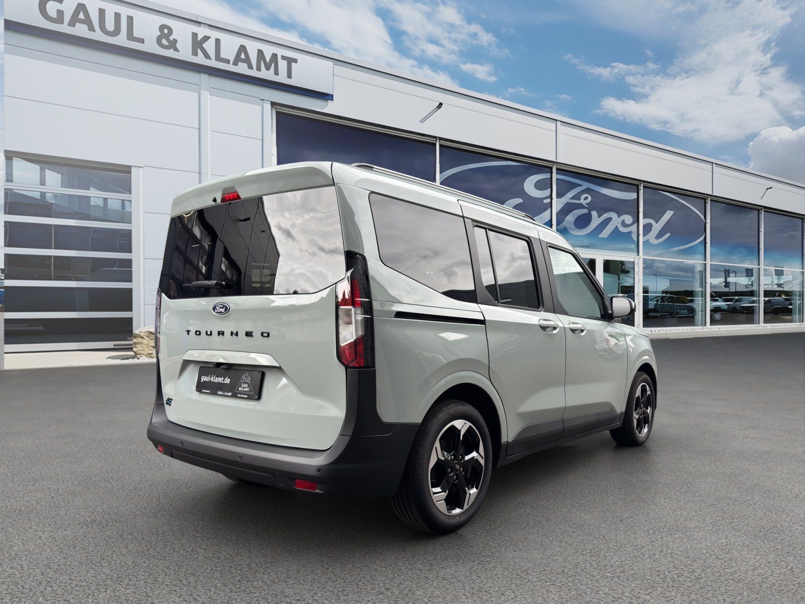 Fahrzeugabbildung Ford Tourneo Courier eMotor BEV Titanium