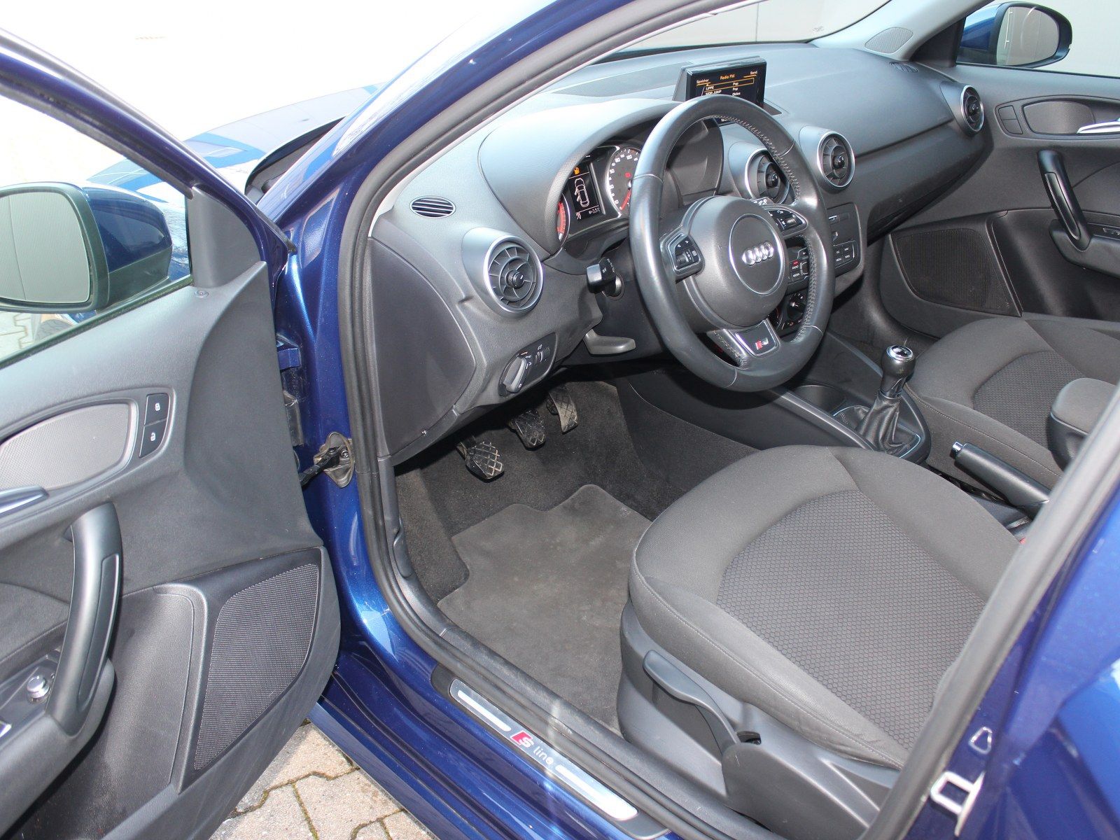 Fahrzeugabbildung Audi A1 basis ultra 1,0 TFSi