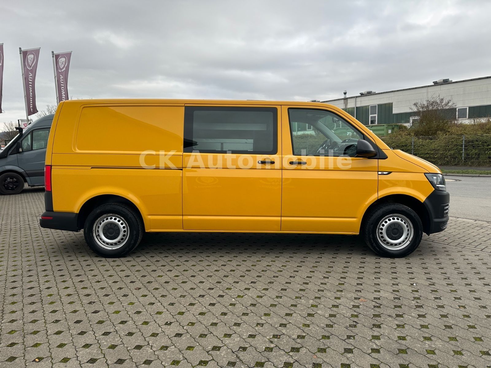 Fahrzeugabbildung Volkswagen T6 Transporter Kasten lang 2.0TDI/Klima/AHK 2.5T