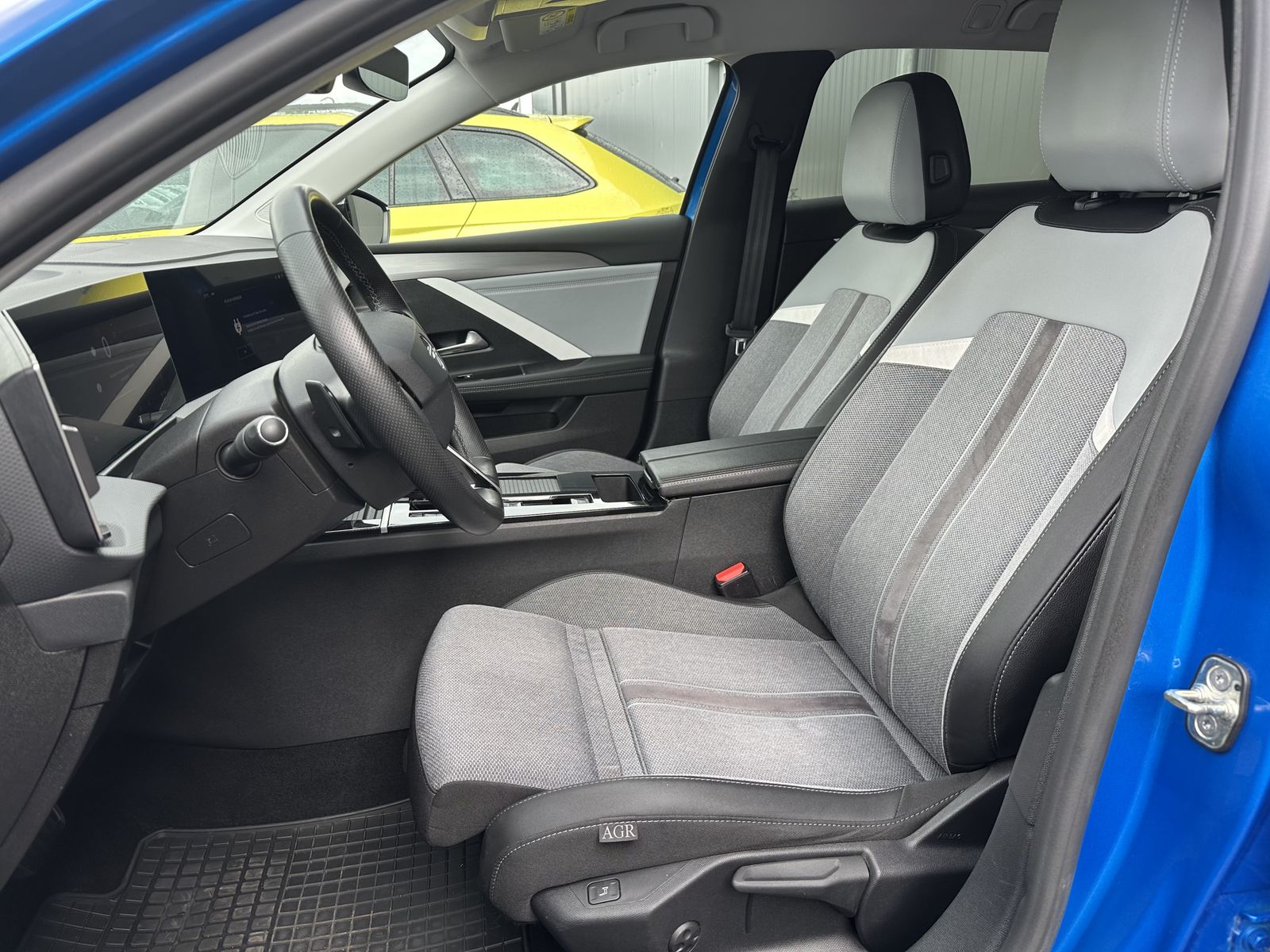 Fahrzeugabbildung Opel Astra SpT 1.6 Hybrid Elegance NAV+LED+ACC+VCOCKP
