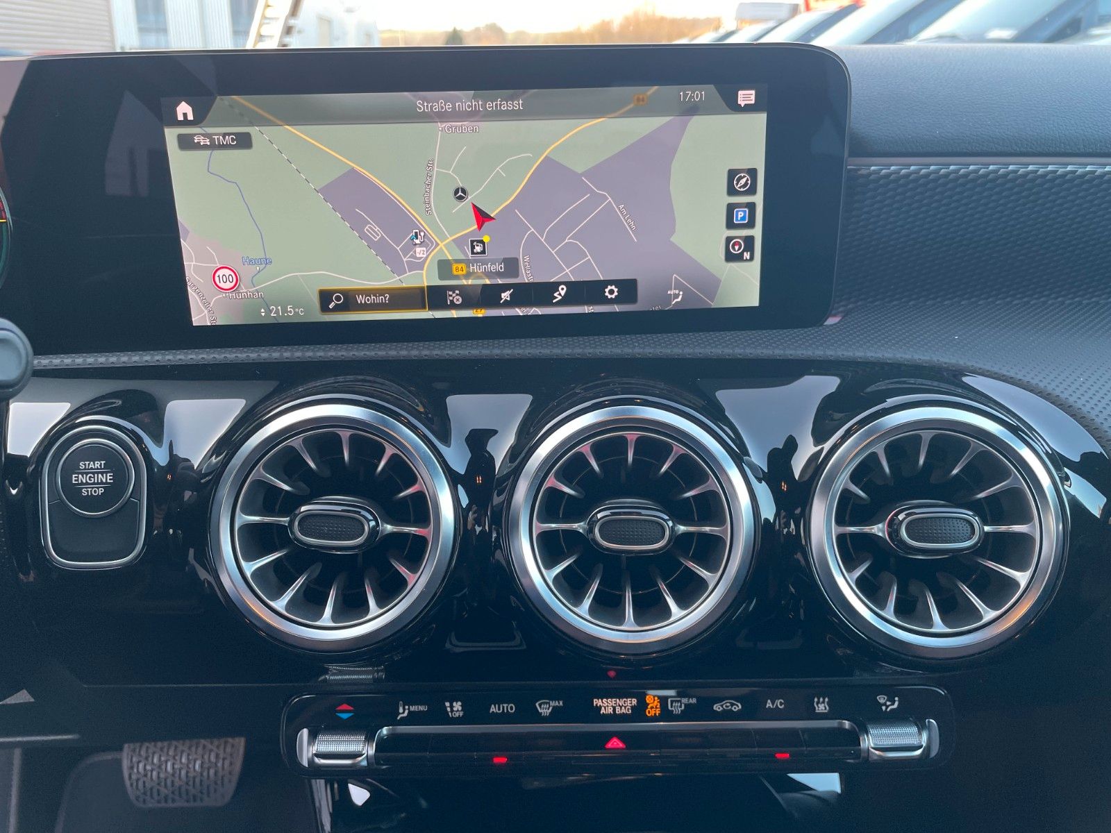 Fahrzeugabbildung Mercedes-Benz A 250e Progressive Night+AHK+Kamera+ILS+Ambiente