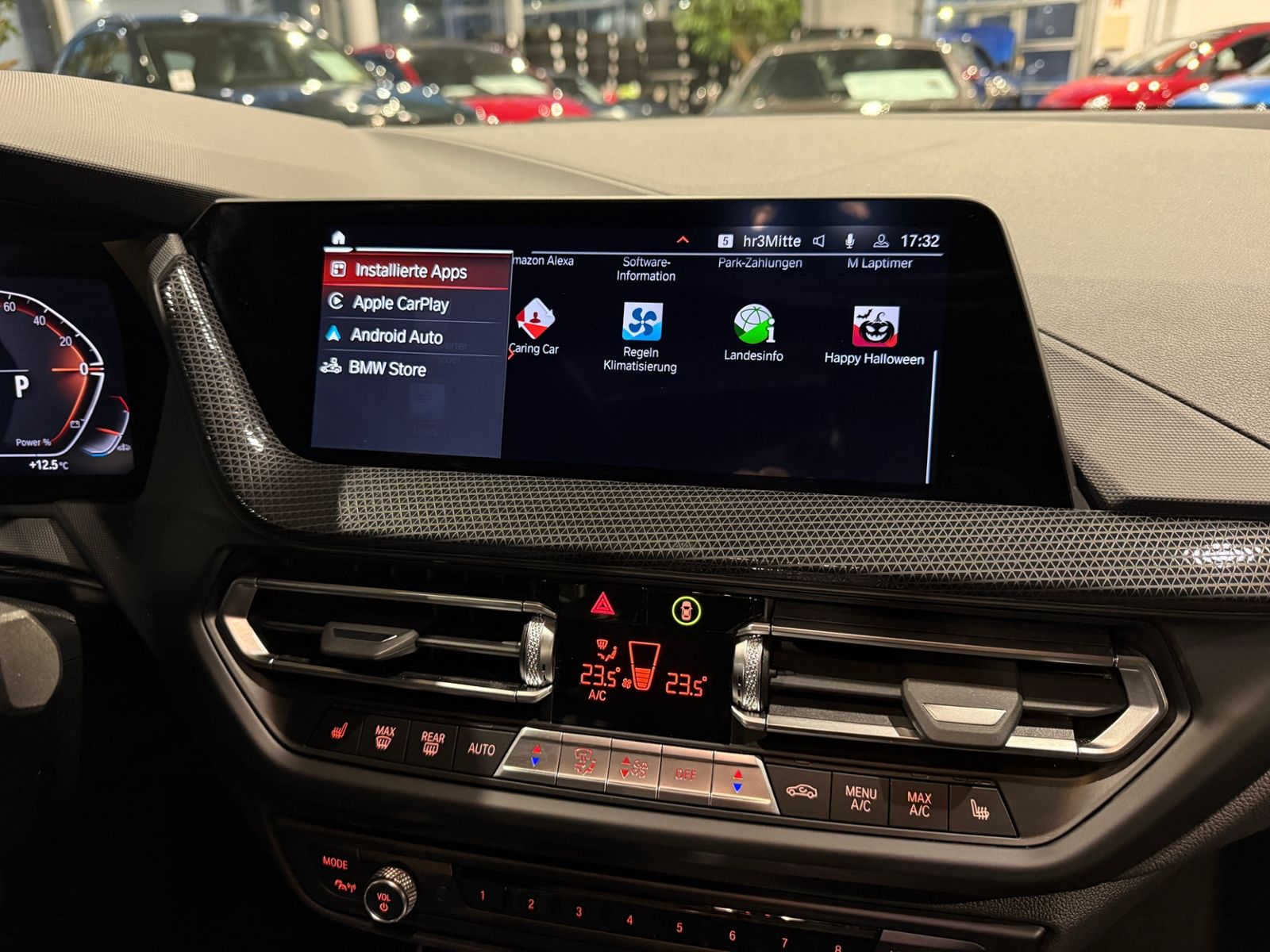 Fahrzeugabbildung BMW 120 i Advantage PANO AHK LED NAVI