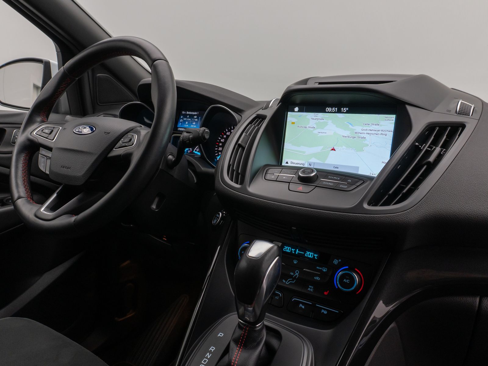Fahrzeugabbildung Ford Kuga ST-Line Kamera Lenkrhzg Navi AHK Komfort