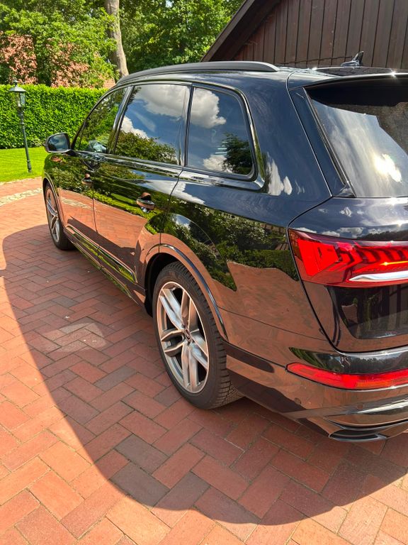 Image of Audi Q7