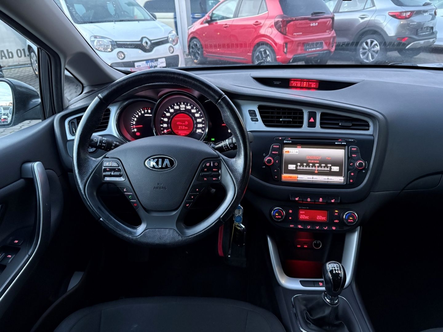 Fahrzeugabbildung Kia Ceed FIFA World Cup Edition Navi Mehrzonenklima