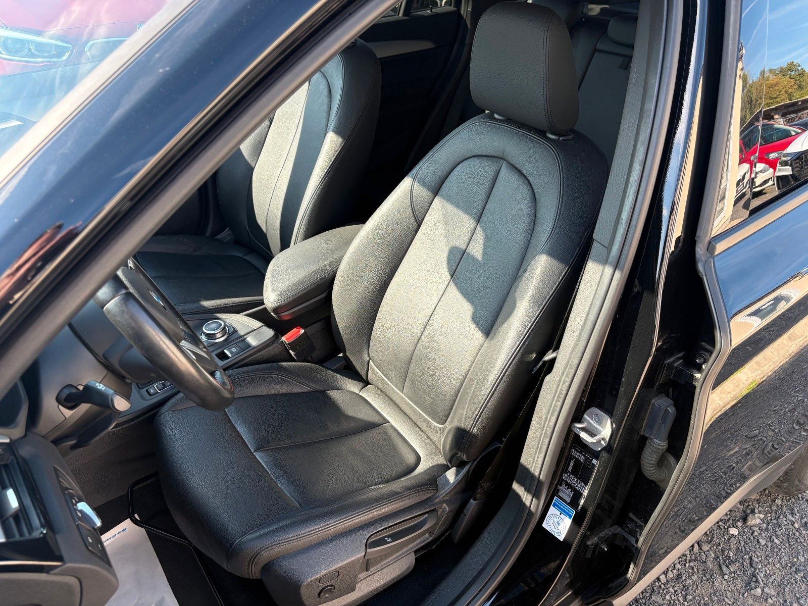 Fahrzeugabbildung BMW X1 sDrive18d Aut. Navi Leder M SPORTLENKRAD 1.HD