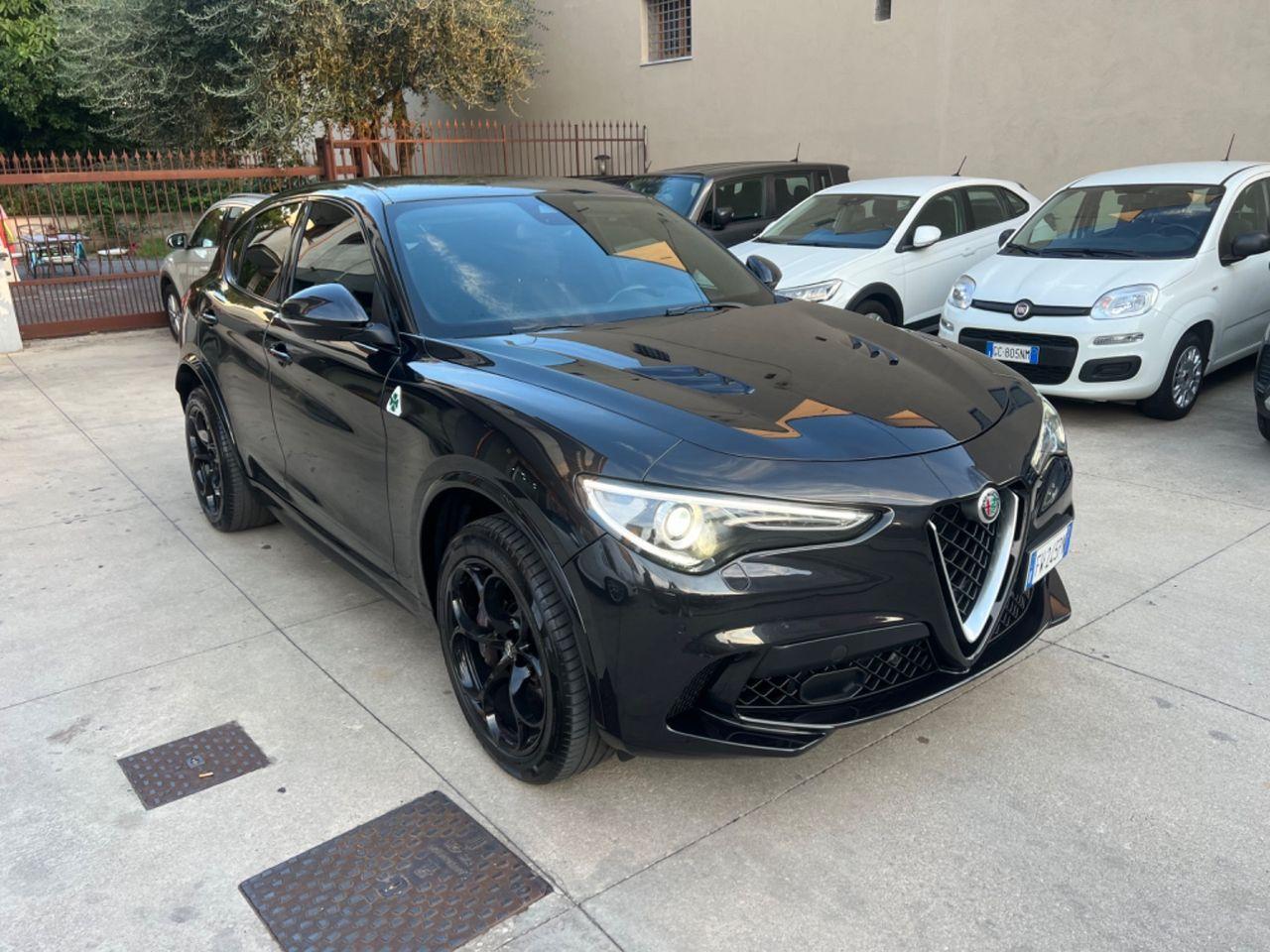 Alfa Romeo Stelvio 2.9 Bi-Turbo V6 510ch - 1 ère main - TVA Récupérable - Pack Carbone - Navi