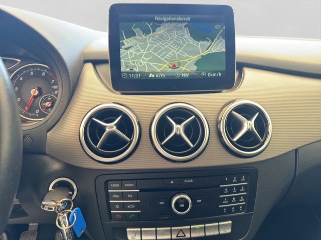 Fahrzeugabbildung Mercedes-Benz B 180 Style+Navi+Sitzheizung+Parktronic+Spiegel