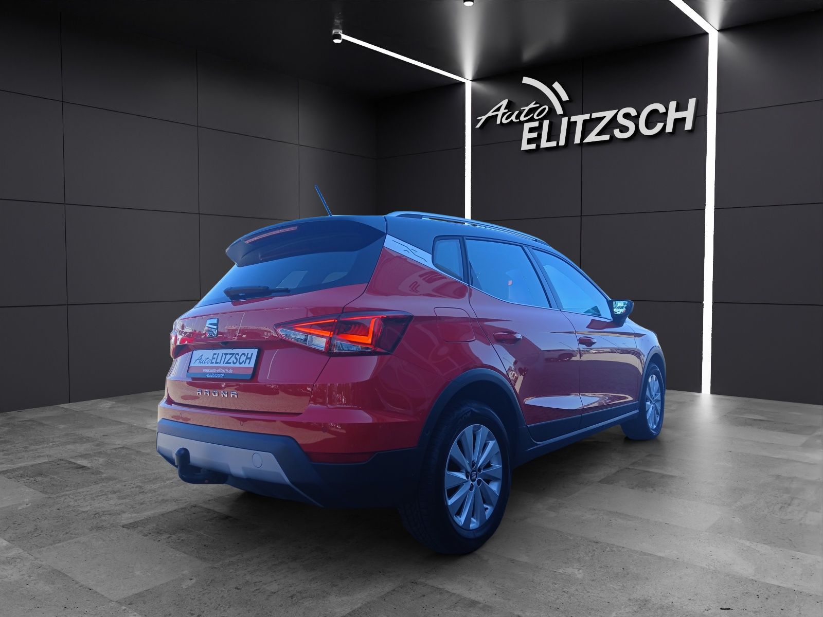 Fahrzeugabbildung SEAT Arona TSI Xcellence DSG LED AHK Navi ACC RFK SH
