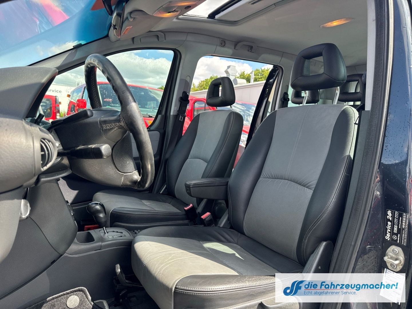 Fahrzeugabbildung Mercedes-Benz Vaneo Compact Van El. Panodach Leder *EXPORT