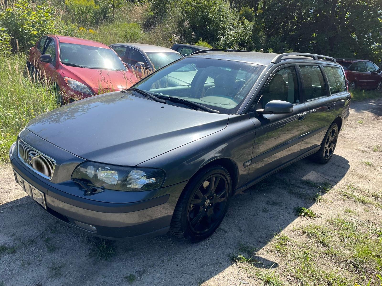 Volvo V70 Kombi 2.5 T AWD Kinetic Automatik Leder