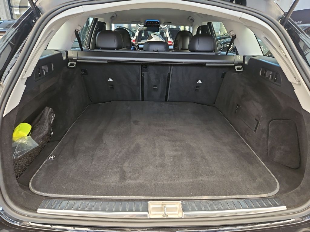 Fahrzeugabbildung Mercedes-Benz E 220 dT Avantg. Distronic+ AHK LED KeyLess SHZ