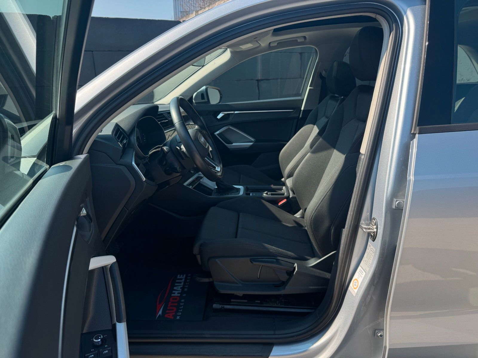 Fahrzeugabbildung Audi Q3 45 TFSI e S tronic Sonos Virtual Pano CAM ACC