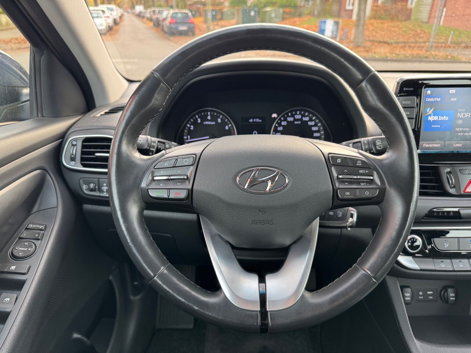 Fahrzeugabbildung Hyundai i30 Trend*NAVI*CAM*SHZ*TEMPO*BT