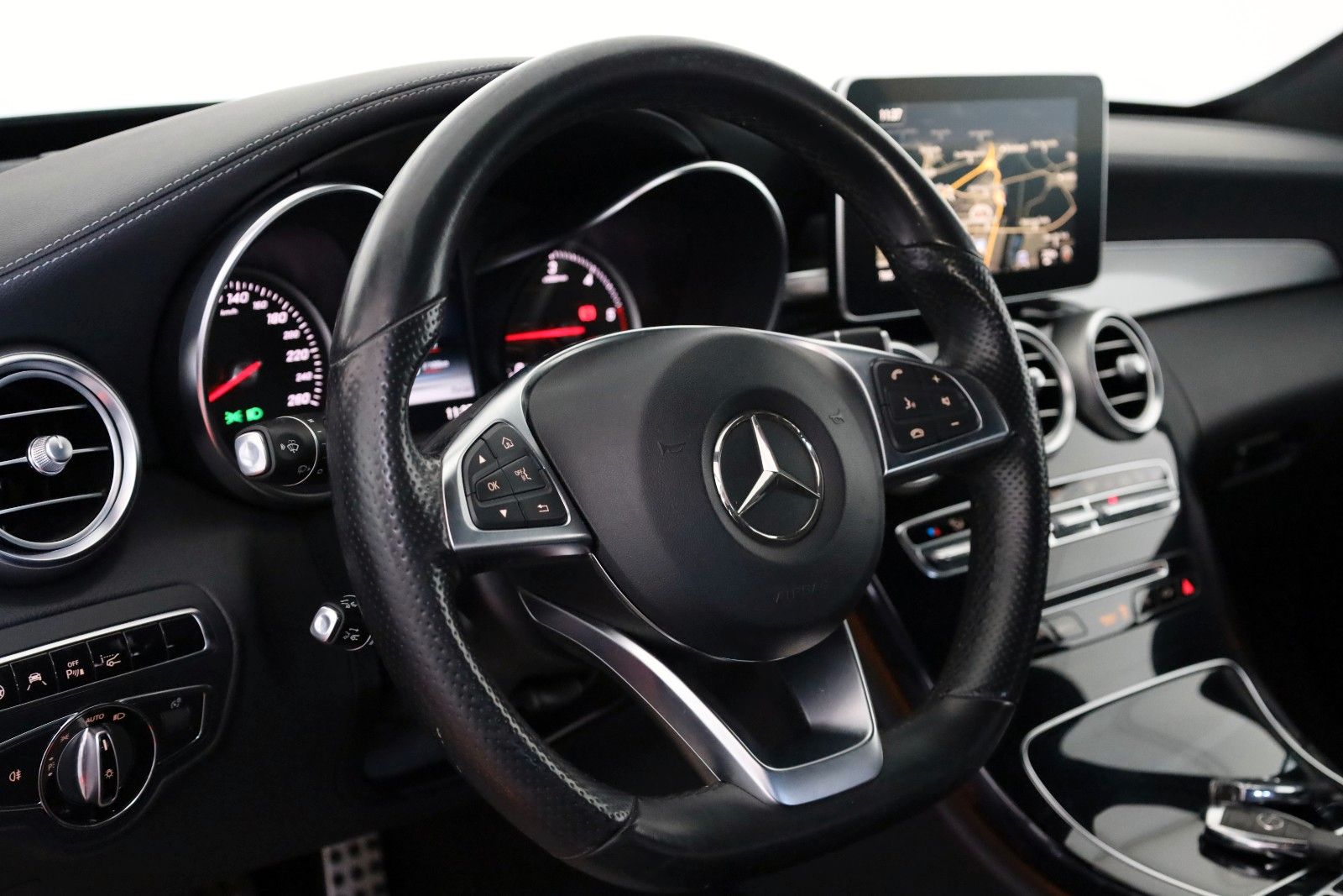 Fahrzeugabbildung Mercedes-Benz C 220d T, AMG Line,HeadUp,ACC,Keyless,Burmester