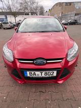 Ford Focus 1,6 EcoBoost 134kW/182PS Titanium mit TÜV - Ford Focus aus 2011: Limousine