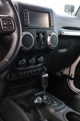 Fahrzeugabbildung Jeep Wrangler 2.8l CRD AT 2.5" AEV FOX JKS AHK