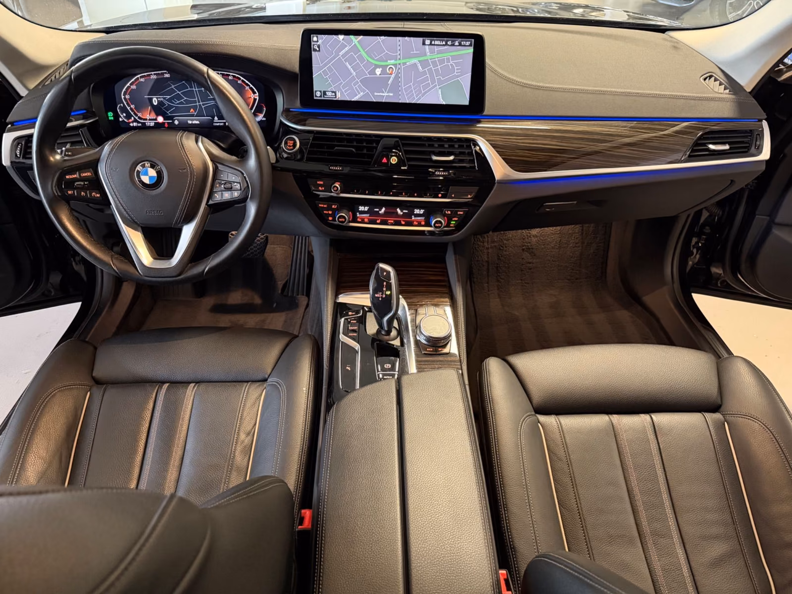 BMW 530 i Luxury Line H-KARDON/CAM/ACC/AHK/LEDER