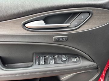 Alfa Romeo Stelvio 2.0 Turbo Ti Q4 *LENKRADHEIZUNG*KEYLESS*