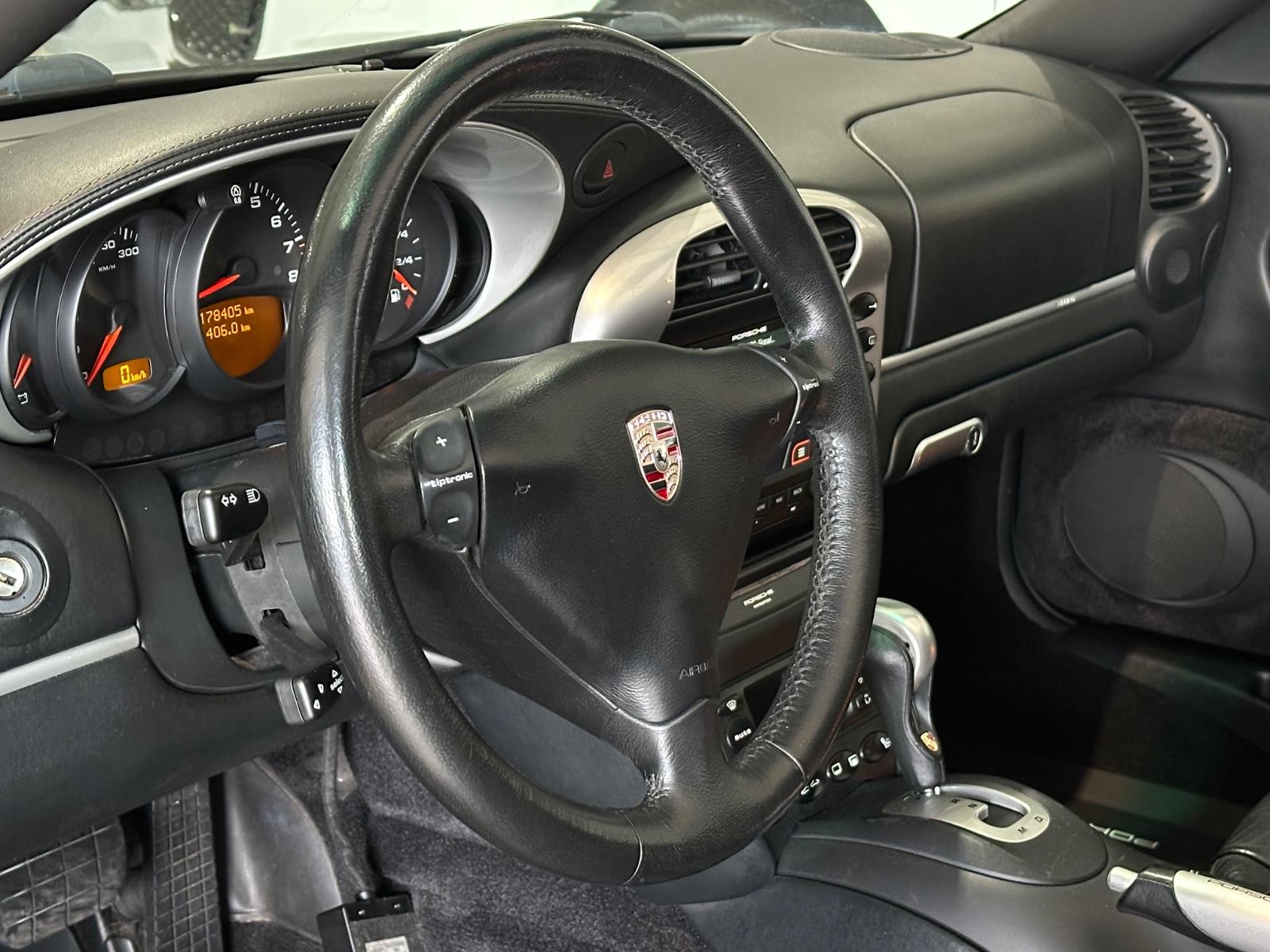 Porsche 911 Targa 996 | 320 ch | BVA | CarPlay | Cuir | Phares bi-xénon | Sièges chauffants | Toit panoramique