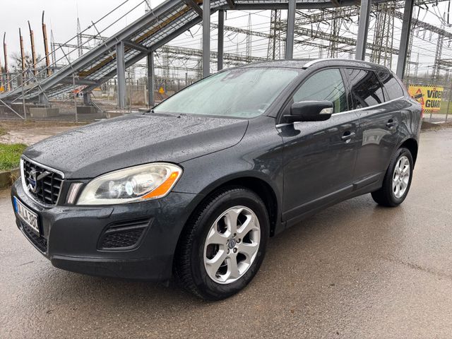 Volvo XC60 D5 Summum AWD/Panorama/AHK