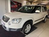 Skoda Yeti 1.2 TSI DSG*S-HEFT*SZH*ALU*8xREIFEN*TOP! - Skoda Yeti: Automatik