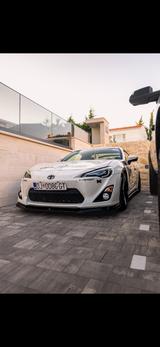 Toyota GT86 2,0L new engine 25 000km - weiße Toyota GT86