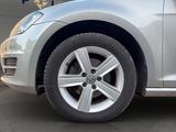 Volkswagen Golf VII Lim. Sitzheizung / Bluetooth / Navi - : Limousine, mit Klimaautomatik, Bluetooth