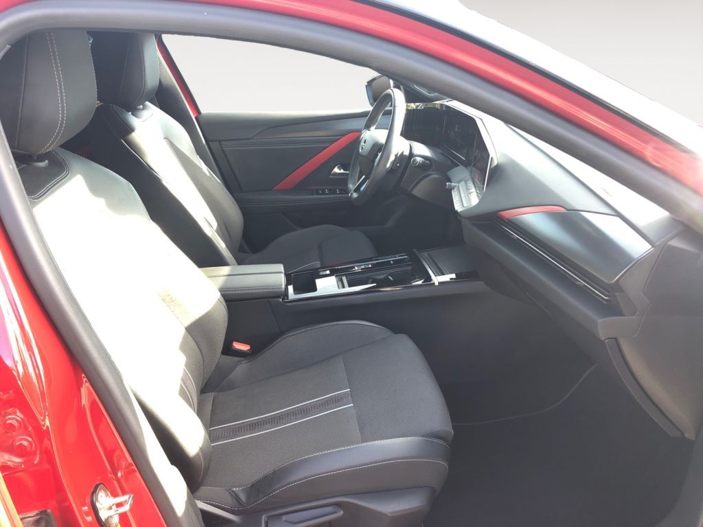 Fahrzeugabbildung Opel Astra Plug-In-Hybrid GS Line