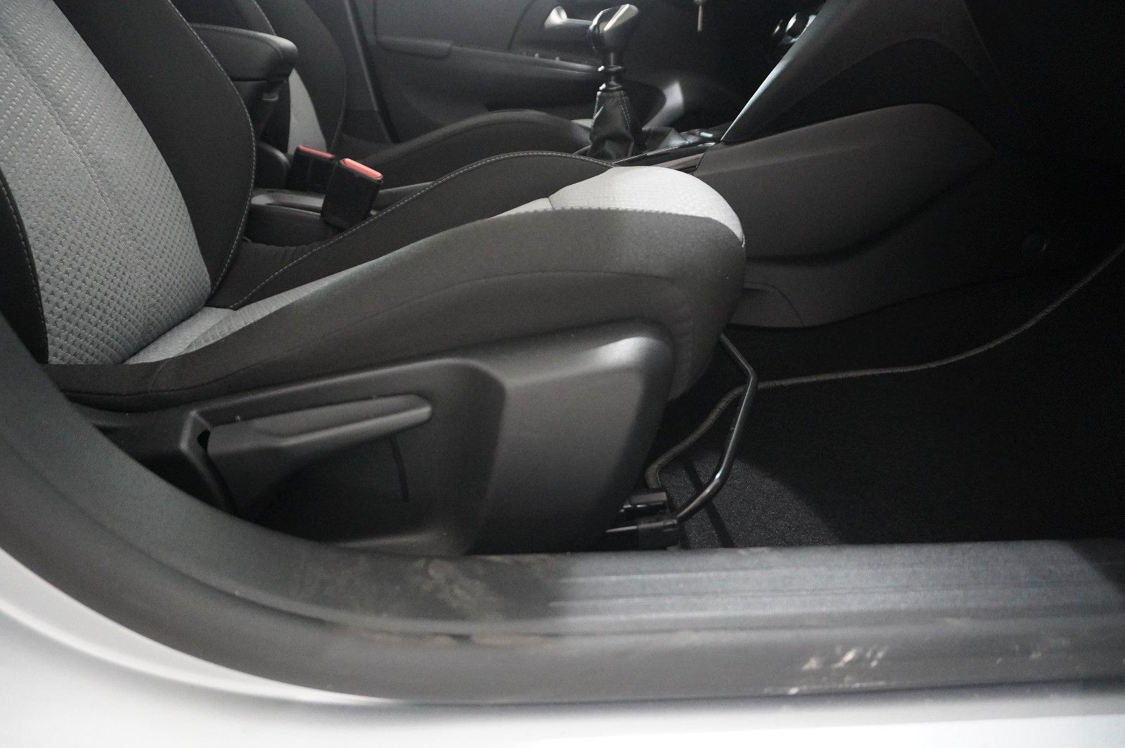 Fahrzeugabbildung Opel Corsa F 1.2 FACELIFT NAVI/LED/KAMERA/VIRTU./DAB+