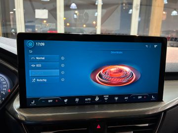 Ford Kuga Titanium 1,5 NEUES MODELL