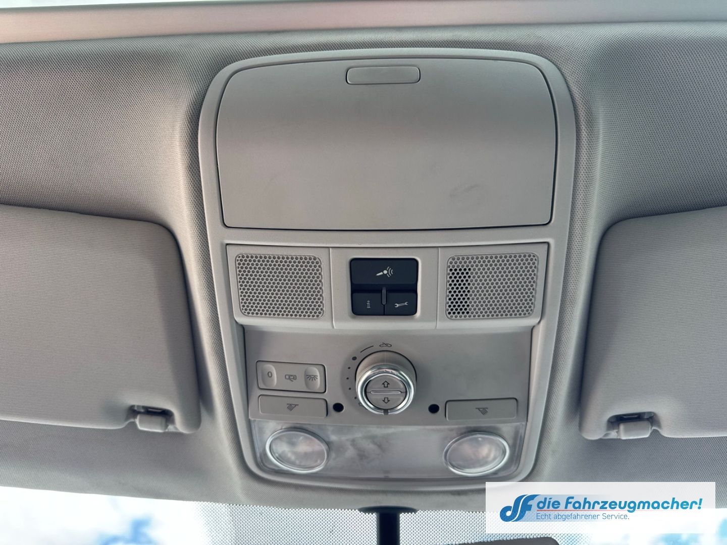 Fahrzeugabbildung Volkswagen Tiguan Sport & Style 4Motion El. Panodach *EXPO