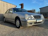 Mercedes-Benz E 200 CDI CLASSIC,Automatik, Navi, Klima, - gebrauchte Mercedes-Benz E 200 aus dem Jahr 2001